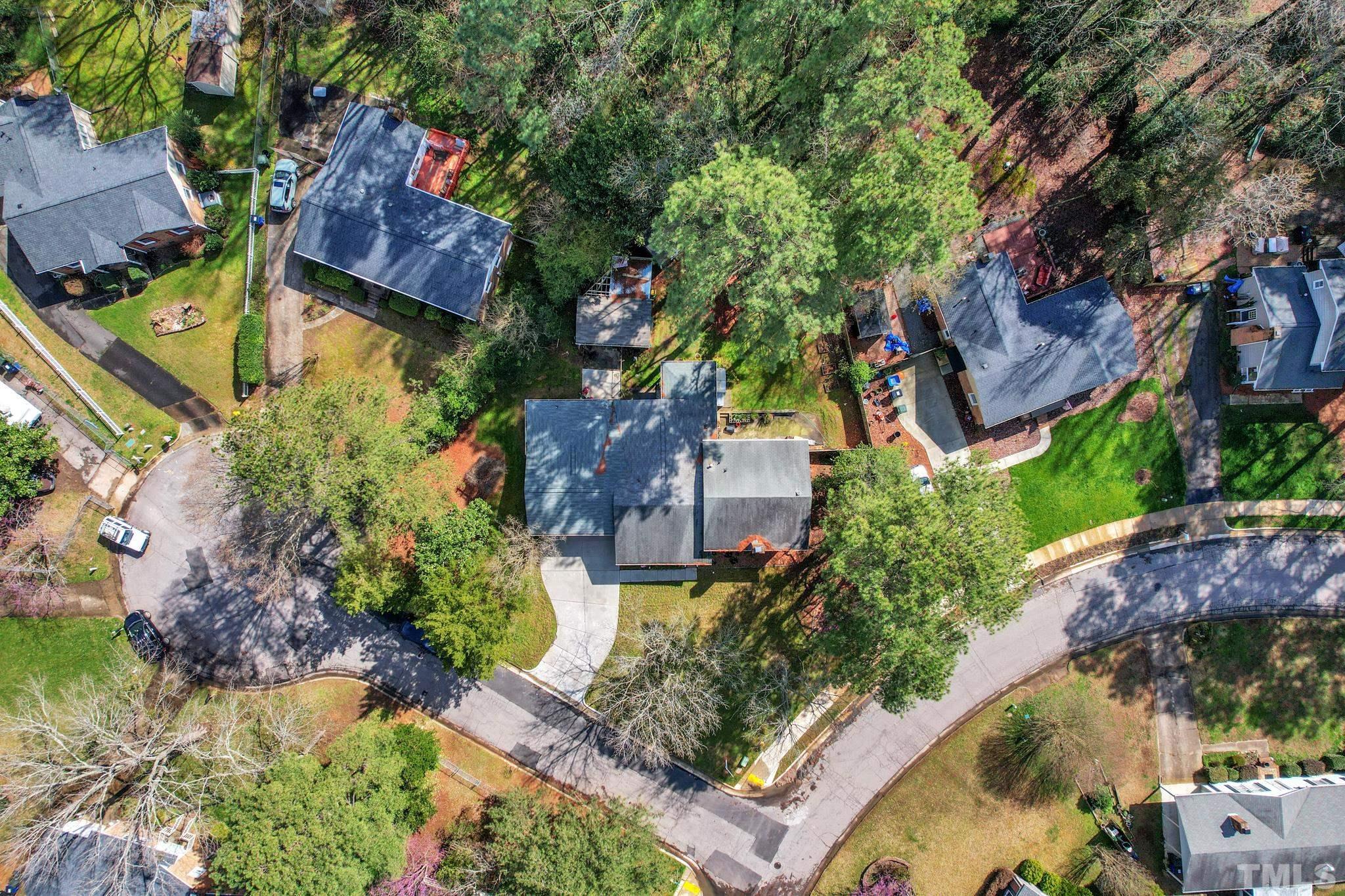 409 Troy Place Raleigh, NC 27609 - Photo 9 of 40 Gallery Image 9