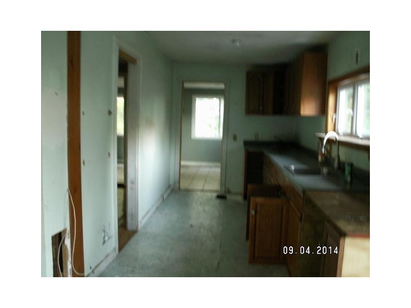 40 Turner Center Road Turner, ME 04282 - Photo 8 of 15 Kitchen.