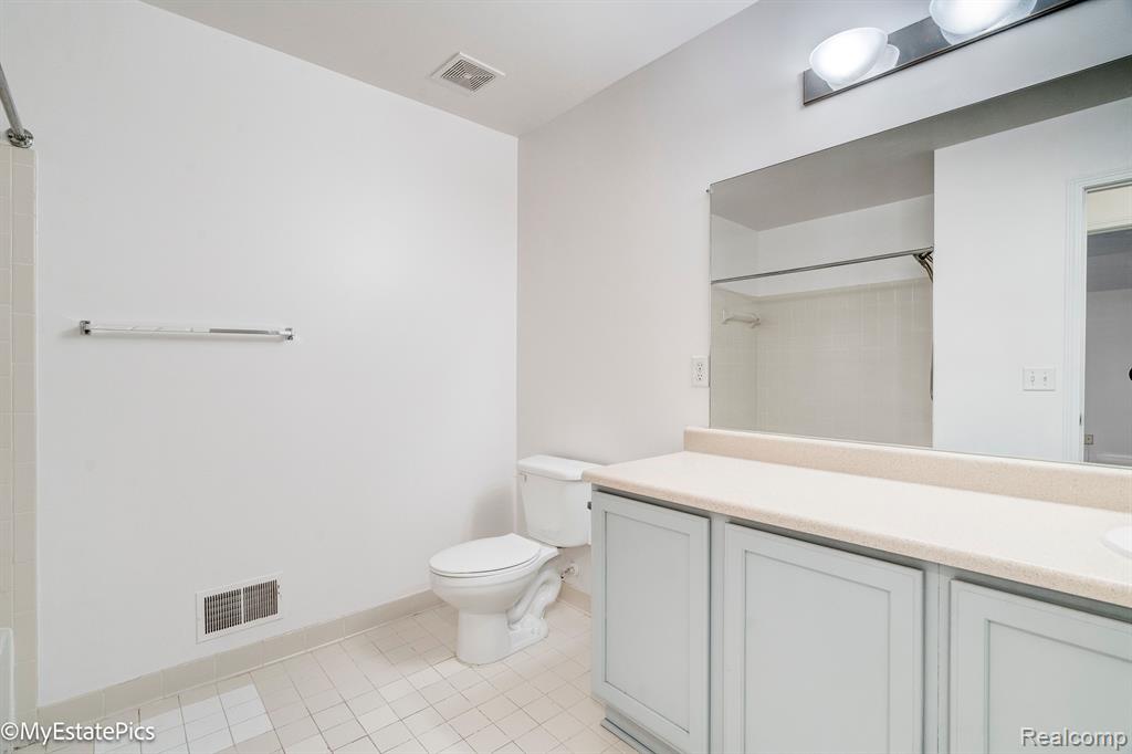 41777 Mitchell Road Novi, MI 48377 - Photo 17 of 40