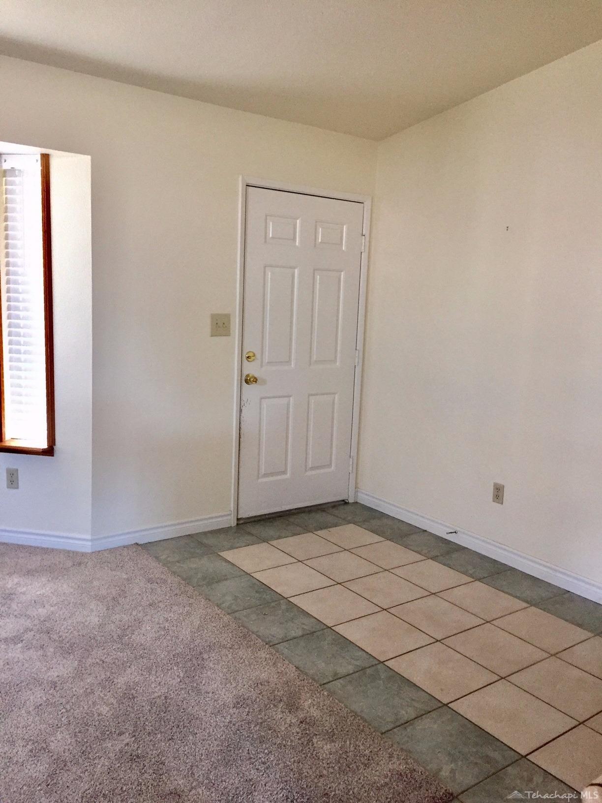 21701 Ripple Lane Tehachapi, CA 93561 - Photo 16 of 33 ENTRY