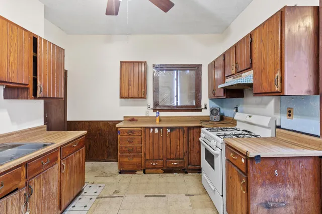 $124,900 | 687 Sims Avenue, St. Paul, MN 55106