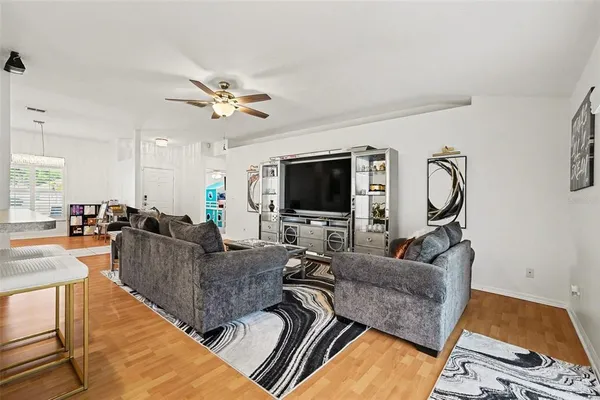 $400,000 | 2333 Towering Oaks Circle, Seffner, FL 33584