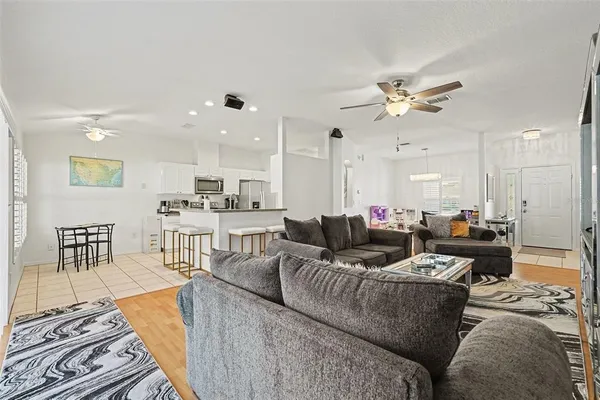$400,000 | 2333 Towering Oaks Circle, Seffner, FL 33584