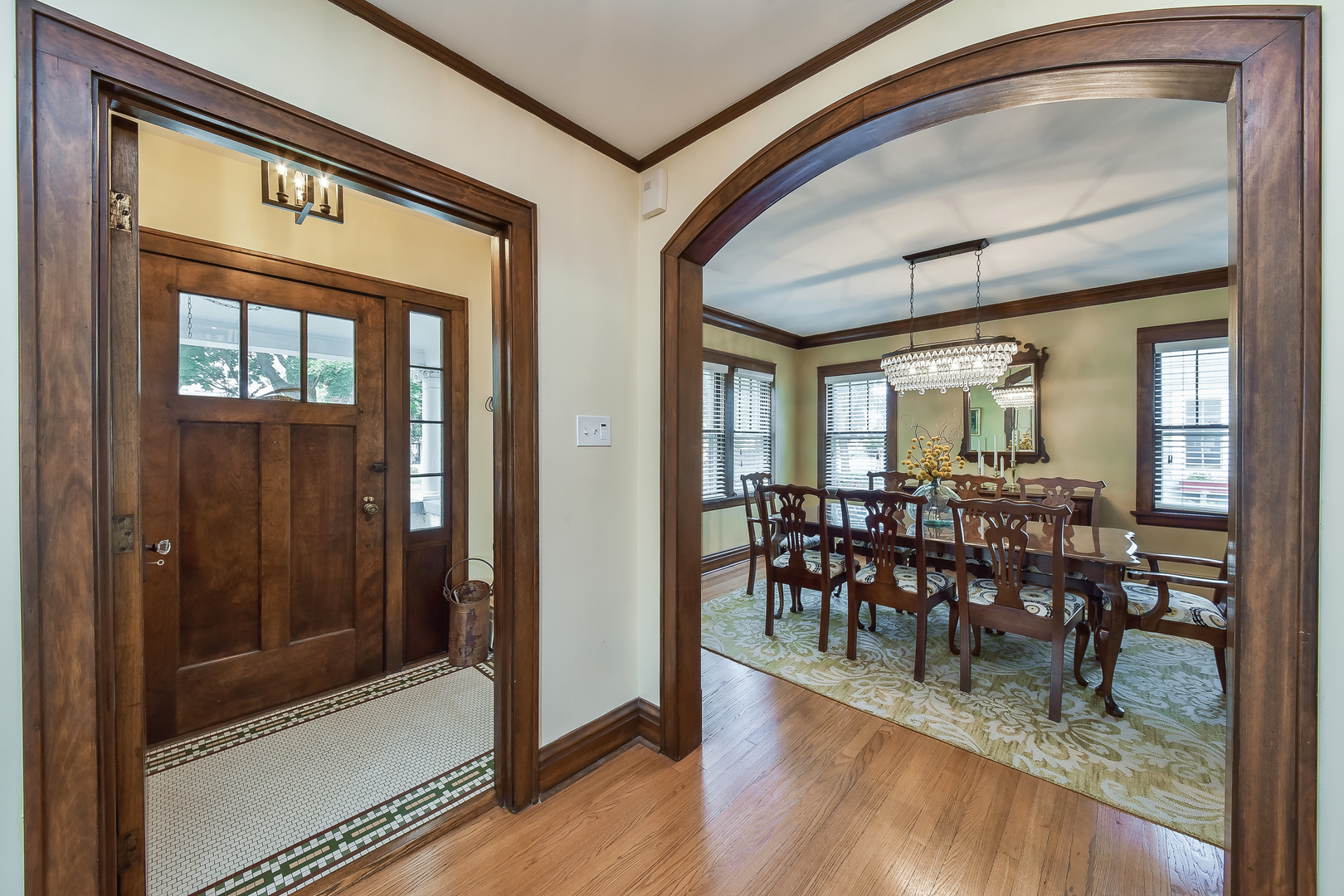 811 North Scott Street Wheaton, IL 60187 - Photo 4 of 25