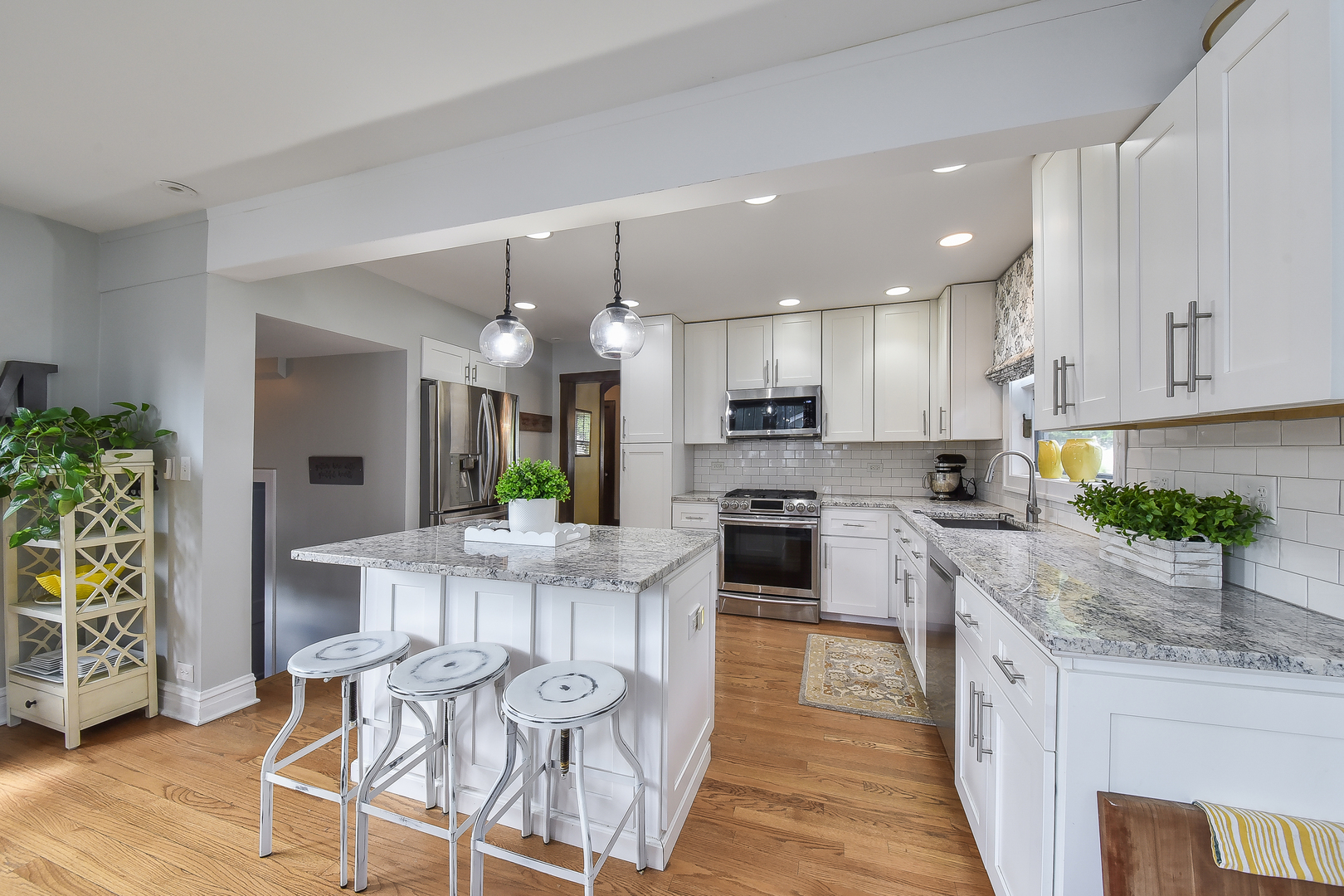 811 North Scott Street Wheaton, IL 60187 - Photo 10 of 25