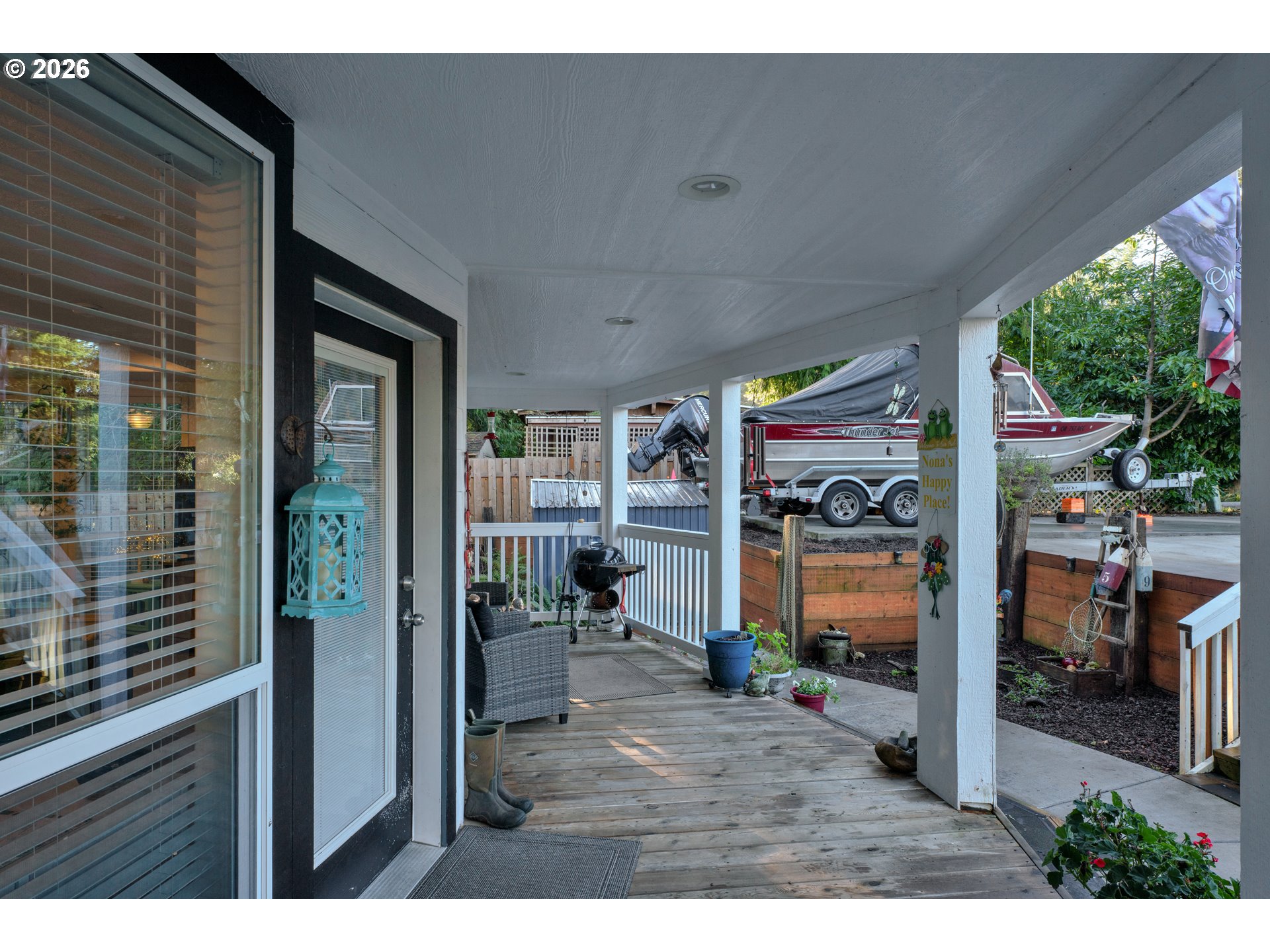 89555 Shorecrest Drive Florence, OR 97439 - Photo 4 of 24 a view of living room and patio