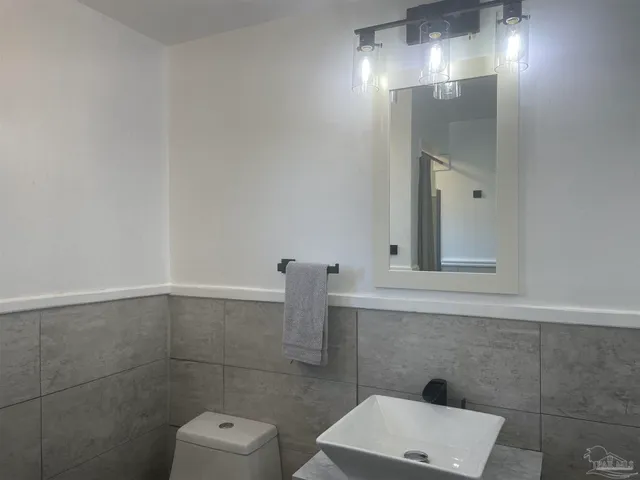 $1,950 | 2208 North N Street, Pensacola, FL 32501