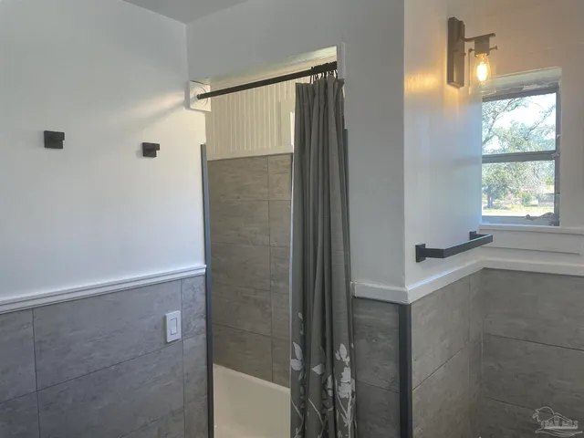 $1,950 | 2208 North N Street, Pensacola, FL 32501