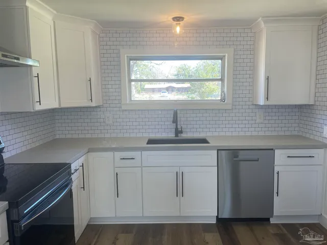 $1,950 | 2208 North N Street, Pensacola, FL 32501