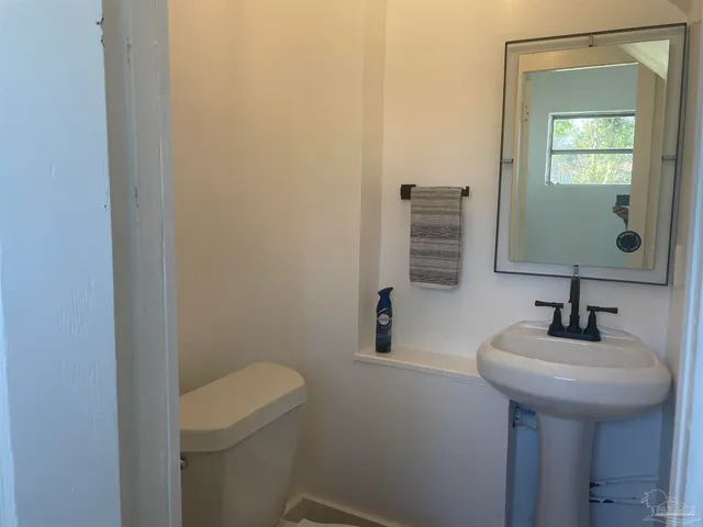 $1,950 | 2208 North N Street, Pensacola, FL 32501