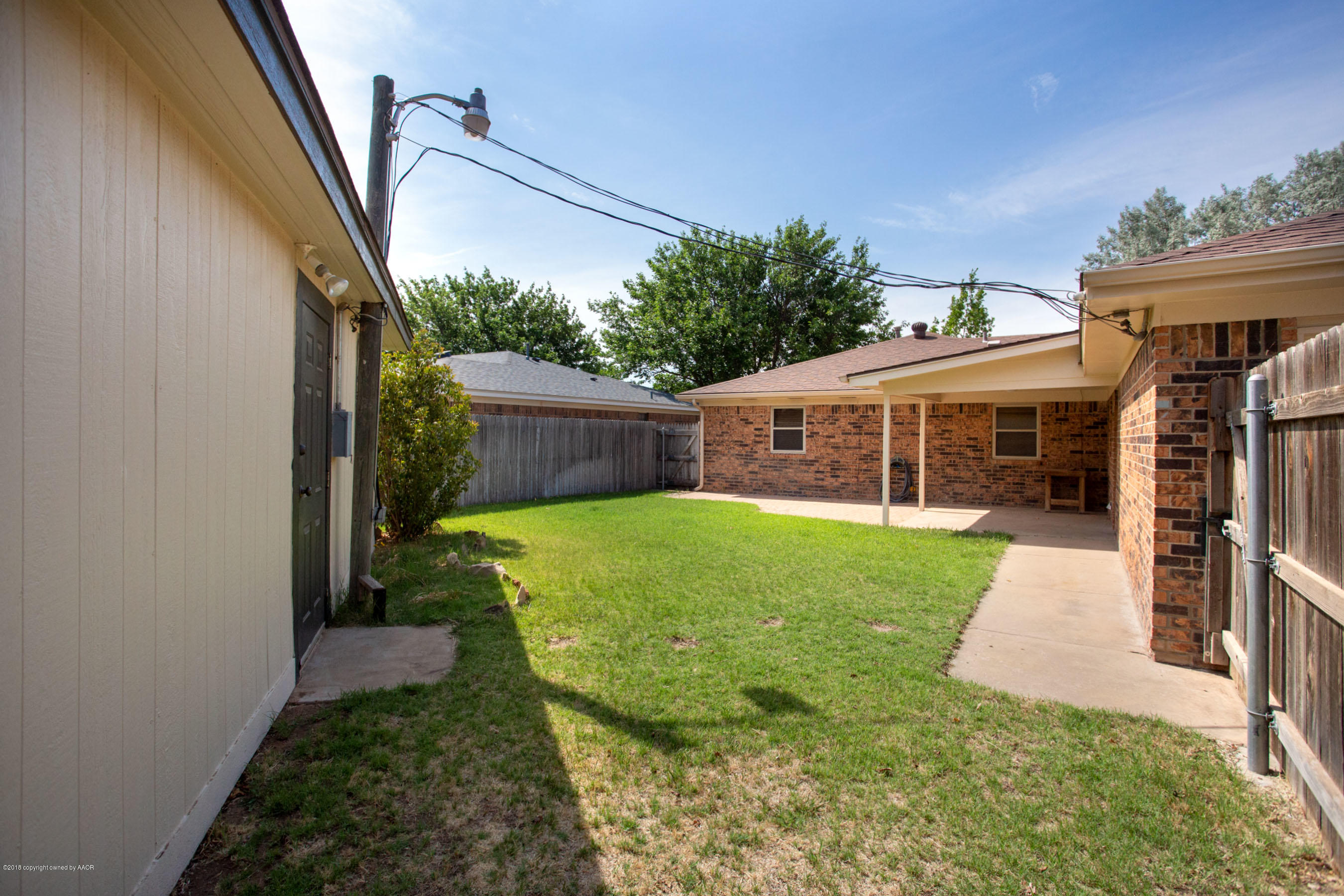 4204 Dodson Drive Amarillo, TX 79110 - Photo 4 of 21 Backyard