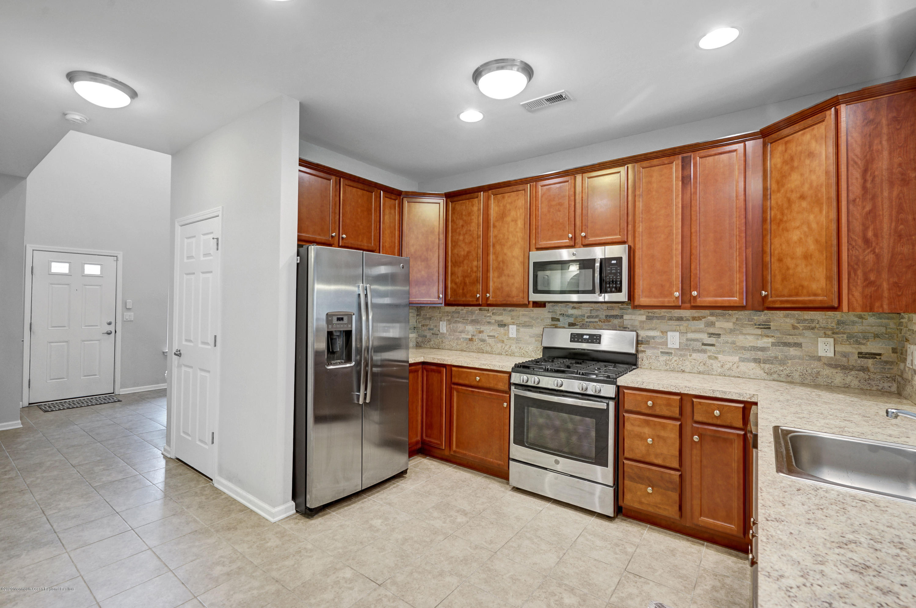 39 Rockingham Way Manchester Township, NJ 08759 - Photo 14 of 47 019_dsc09306