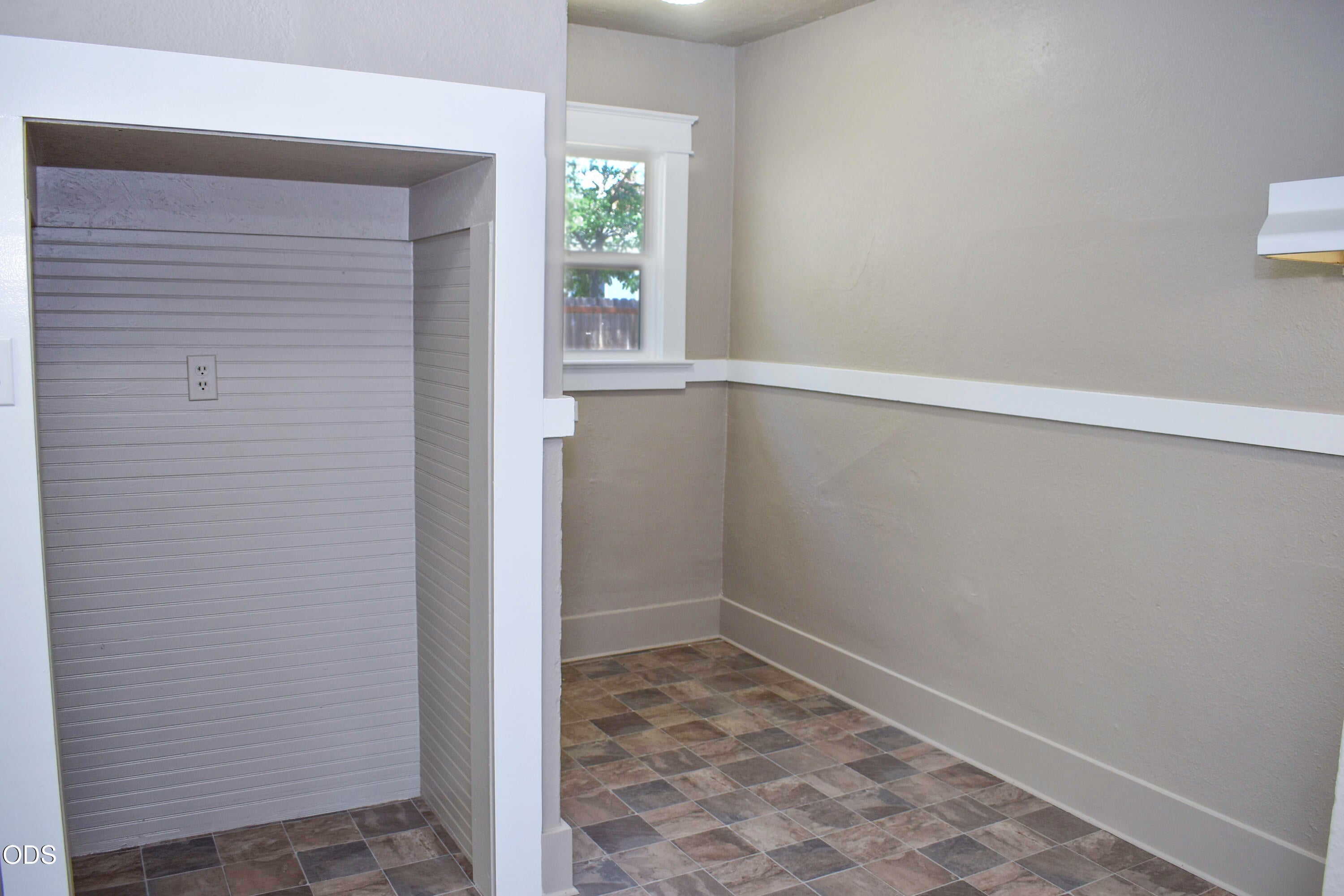 515 North Riverside Avenue Medford, OR 97501 - Photo 12 of 18