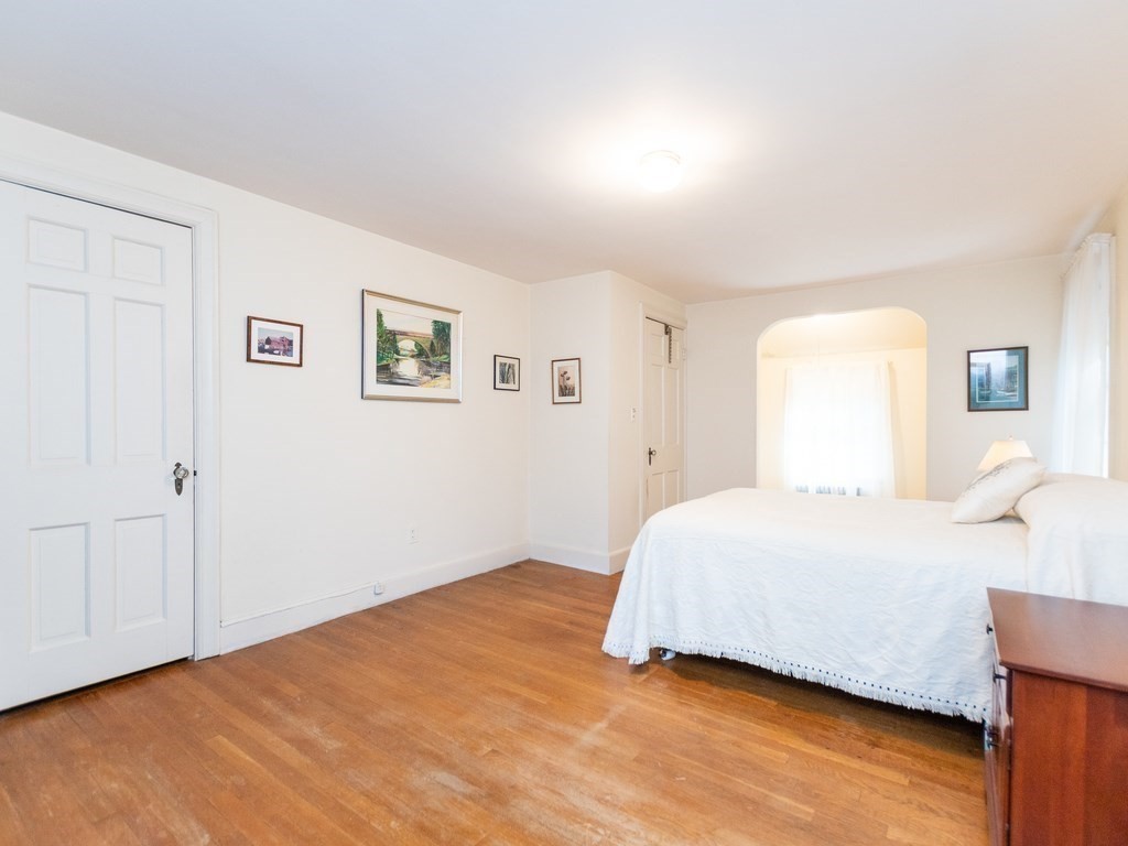 42 Martin Road Wellesley, MA 02481 - Photo 9 of 28