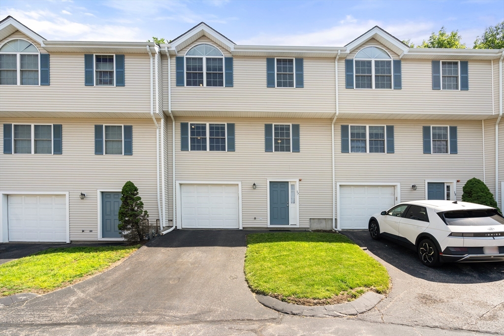 985 Trapelo Road, Unit 17 Waltham, MA 02452 - Photo 1 of 28 Gallery Image 1