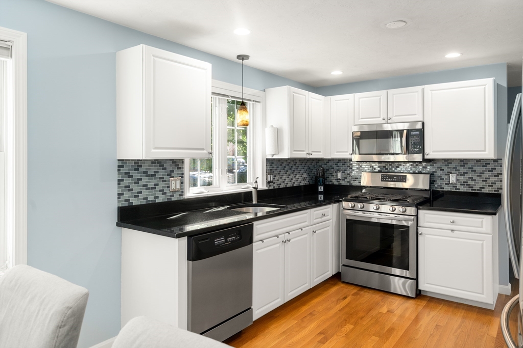 985 Trapelo Road, Unit 17 Waltham, MA 02452 - Photo 3 of 28 Gallery Image 3