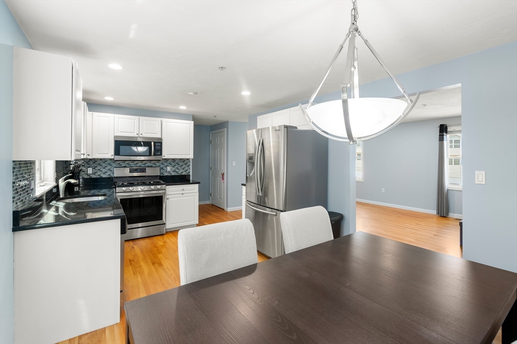 985 Trapelo Road, Unit 17 Waltham, MA 02452 - Photo 5 of 28 Gallery Image 5