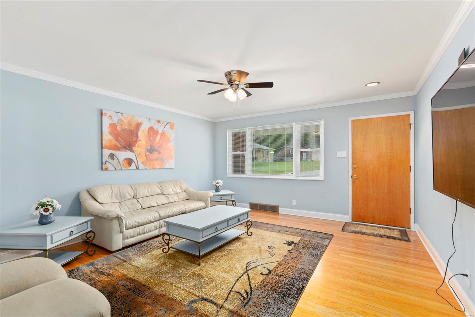 744 Forman Road St. Louis, MO 63123 - Photo 4 of 33 Gallery Image 4