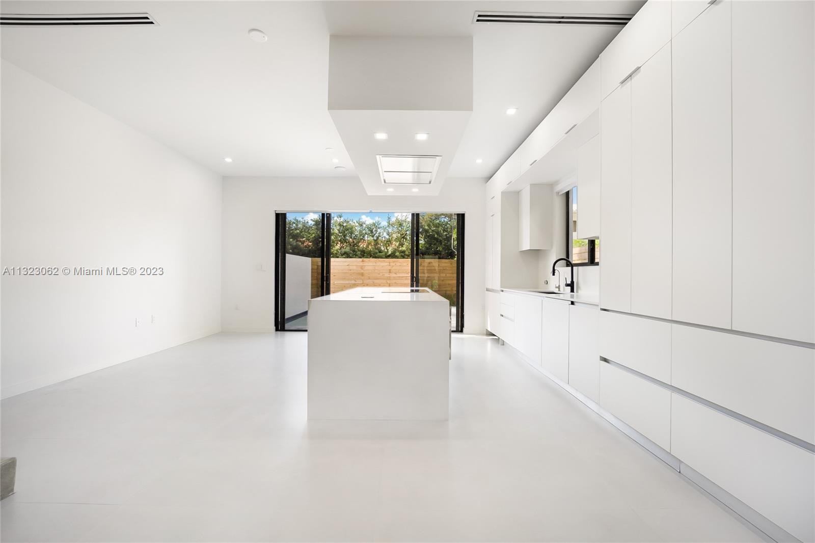 442 Southwest 15th Road Miami, FL 33129 - Photo 4 of 18