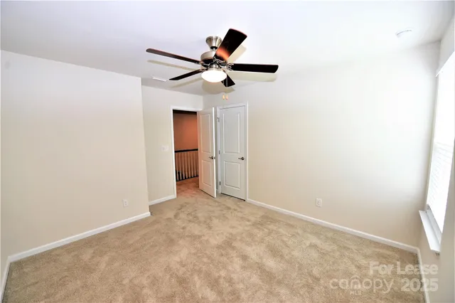 a view of empty room with window