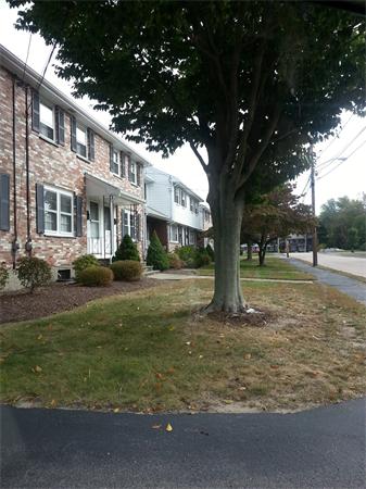 14 Clough Road, Unit 14 (89) Dedham, MA 02026 - Photo 2 of 10