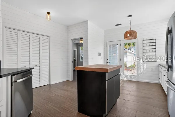 $499,999 | 100 9th Avenue, Bluffton, SC 29910