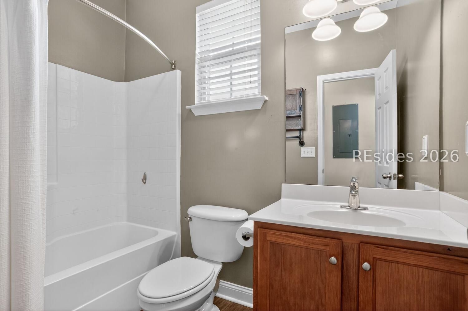 100 9th Avenue Bluffton, SC 29910 - Photo 19 of 45 2nd Bathroom