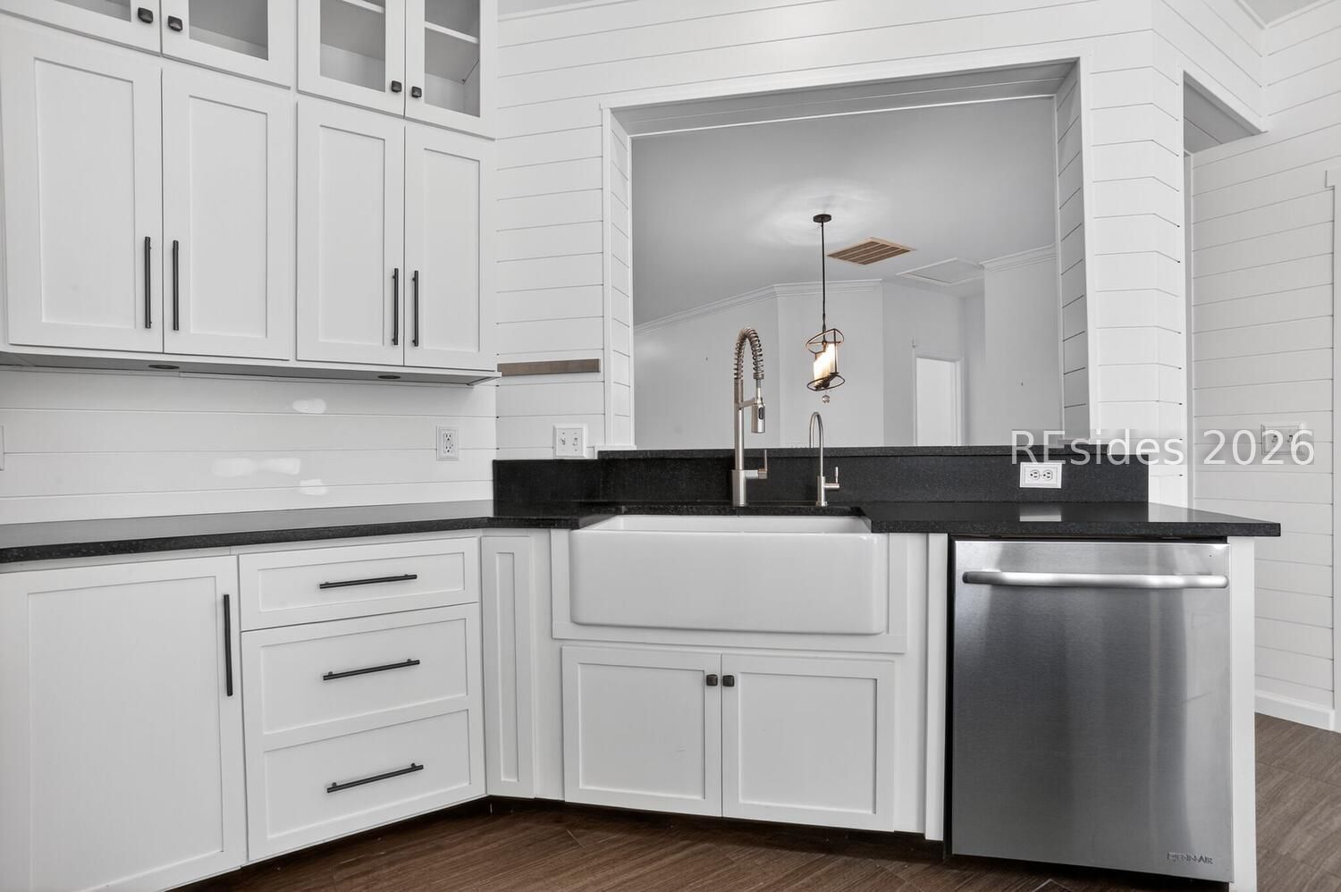 100 9th Avenue Bluffton, SC 29910 - Photo 9 of 45 Farmhouse sink from Italy