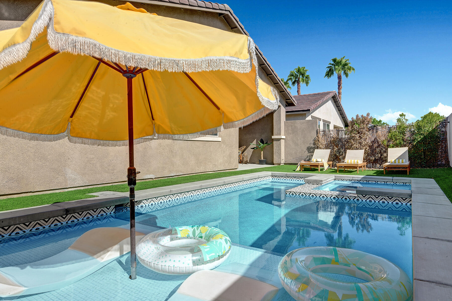 82785 Freeman Court Indio, CA 92201 - Photo 1 of 52 UMBRELLA AND TANNING SHELF RS-3