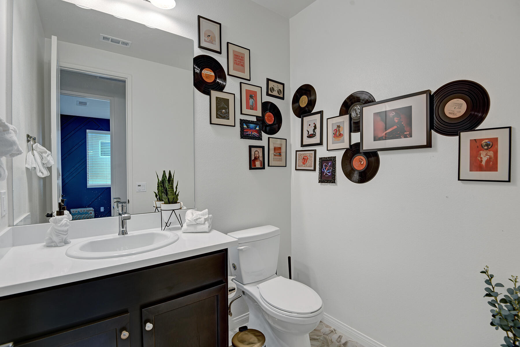 82785 Freeman Court Indio, CA 92201 - Photo 29 of 52 POWDER ROOM RS
