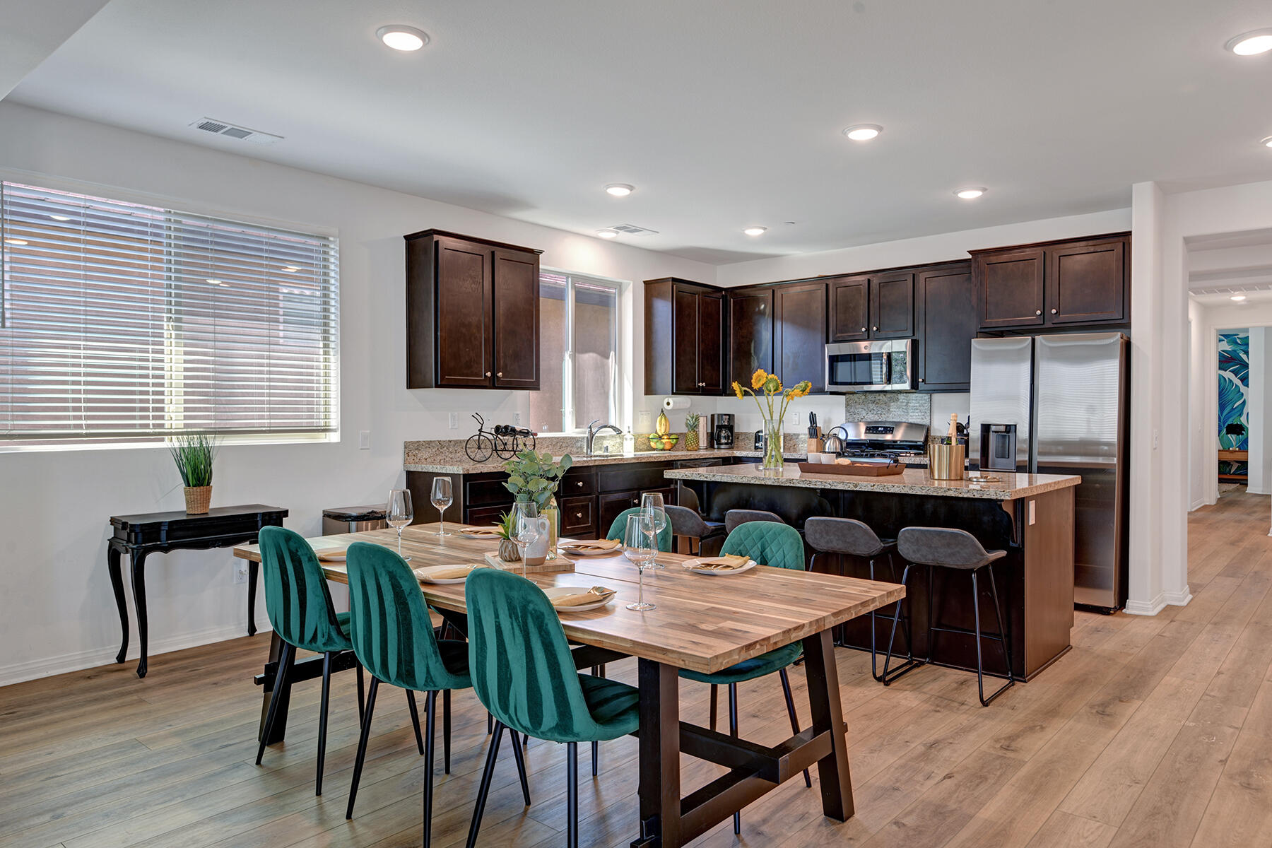 82785 Freeman Court Indio, CA 92201 - Photo 5 of 52 DINING ROOM TO KITCHEN RS