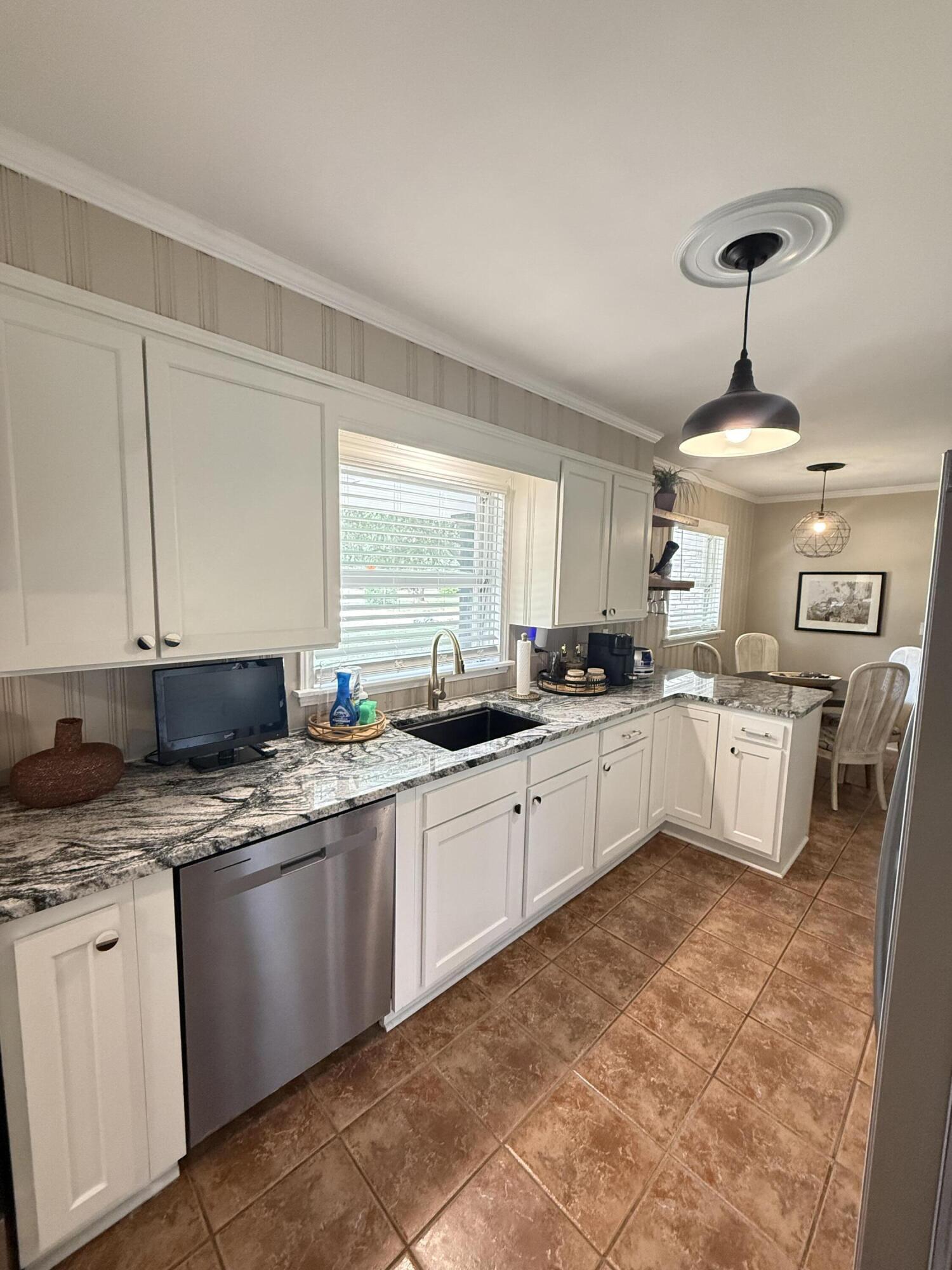 31 Riley Street Sumter, SC 29150 - Photo 33 of 65 all kitchen appliances stay