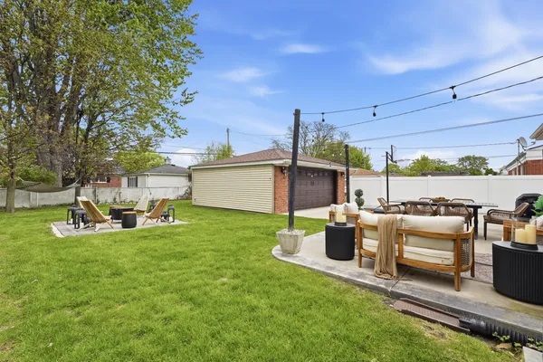 $314,900 | 32900 Hees Street, Livonia, MI 48150