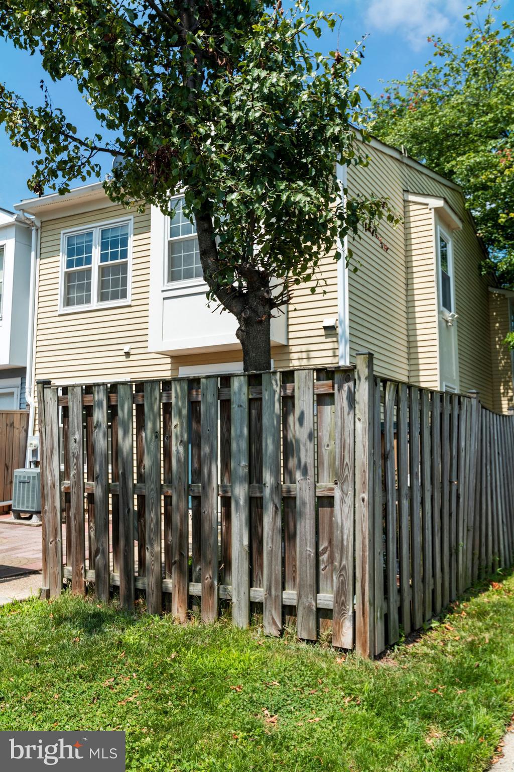 2863 Shepperton Terrace Silver Spring, MD 20904 - Photo 3 of 34 Gallery Image 3