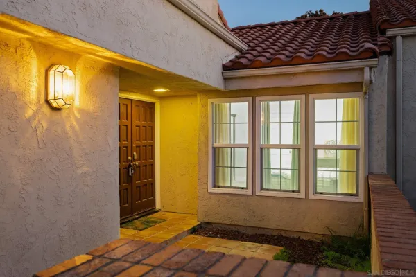 a view of entryway with a front door