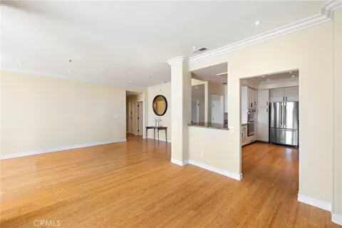 $1,725,000 | 200 Paris Lane, Unit 111, Newport Beach, CA 92663