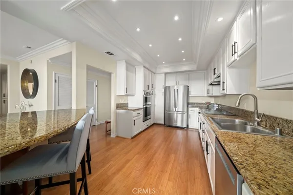 $1,725,000 | 200 Paris Lane, Unit 111, Newport Beach, CA 92663