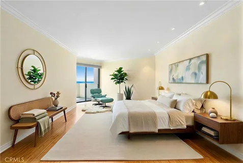 $1,725,000 | 200 Paris Lane, Unit 111, Newport Beach, CA 92663