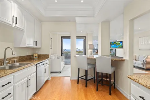 $1,799,000 | 200 Paris Lane, Unit 111, Newport Beach, CA 92663