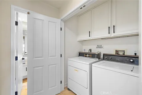 $1,725,000 | 200 Paris Lane, Unit 111, Newport Beach, CA 92663