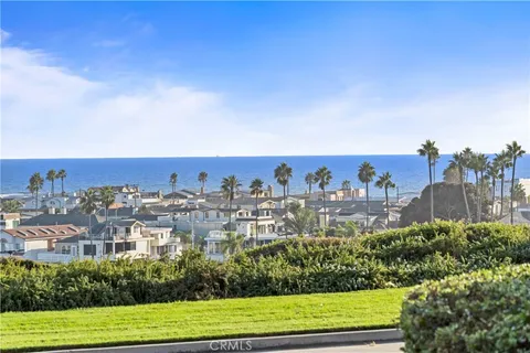 $1,799,000 | 200 Paris Lane, Unit 111, Newport Beach, CA 92663