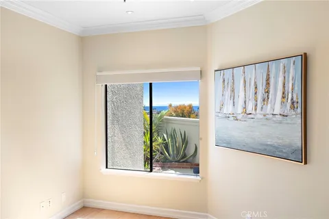 $1,725,000 | 200 Paris Lane, Unit 111, Newport Beach, CA 92663