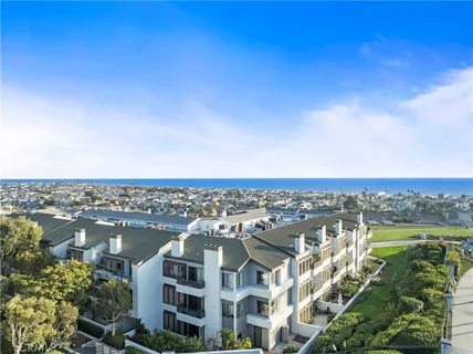 $1,799,000 | 200 Paris Lane, Unit 111, Newport Beach, CA 92663