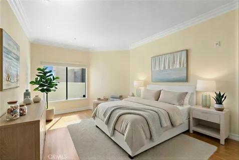 $1,725,000 | 200 Paris Lane, Unit 111, Newport Beach, CA 92663