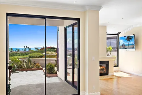 $1,725,000 | 200 Paris Lane, Unit 111, Newport Beach, CA 92663