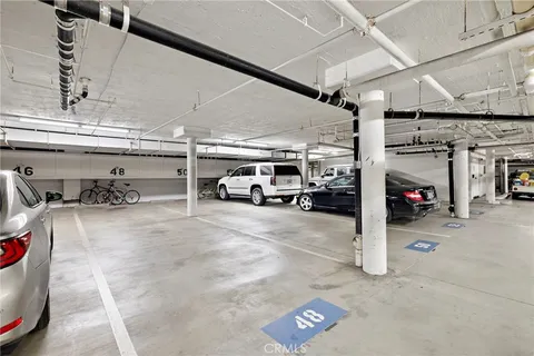$1,725,000 | 200 Paris Lane, Unit 111, Newport Beach, CA 92663