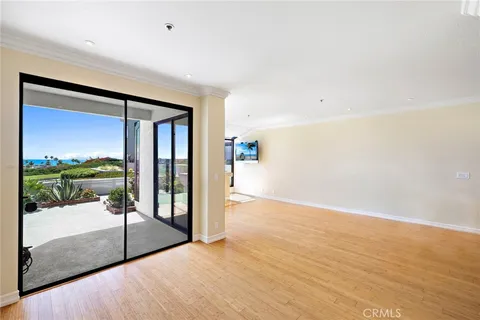 $1,725,000 | 200 Paris Lane, Unit 111, Newport Beach, CA 92663