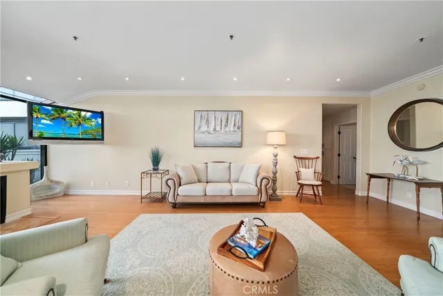 $1,799,000 | 200 Paris Lane, Unit 111, Newport Beach, CA 92663