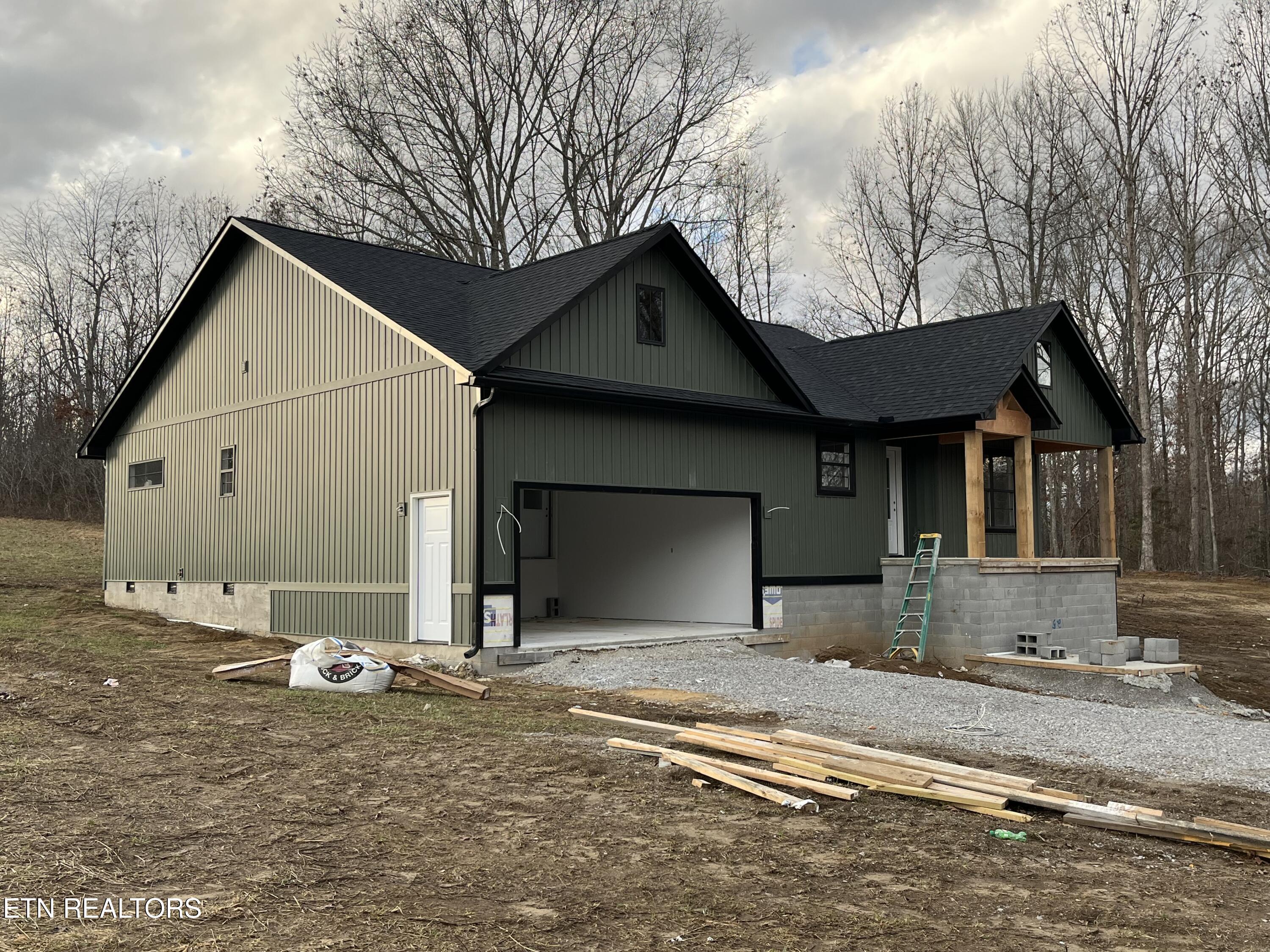 214 Georgee Road Jamestown, TN 38556 - Photo 2 of 8 IMG_4304