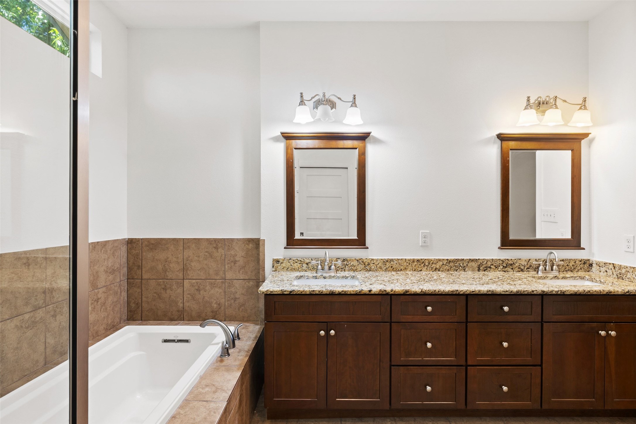 3203 East 18th Street Austin, TX 78721 - Photo 23 of 38